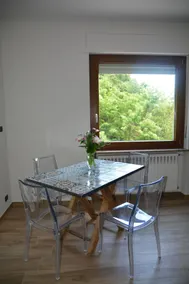 Two rooms and a bike - Image 3
