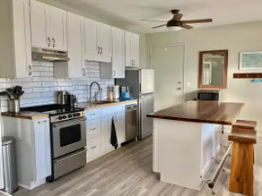 Fully Remodeled Spacious Suite in Hilo W/AC - Image 2