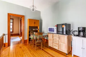 Green House on York: Guest Suite - Image 5