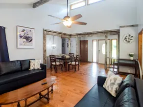 Cheerful 5 bedrooms house 15 mins to KC downtown - Image 3