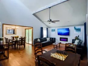 Cheerful 5 bedrooms house 15 mins to KC downtown - Image 4