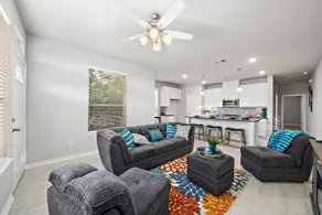 La Porte getaway, steps away from Sylvan beach - Image 4