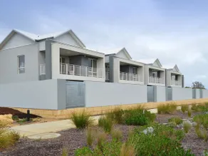 Lovely 1 Bedroom Apartment - Walk to the shops! - Image 2
