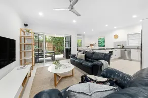 Dreaming On Duke - Boutique Townhouse in Sunshine - Image 2