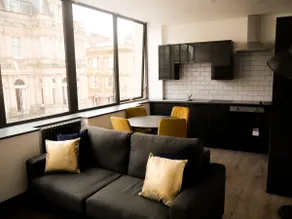 New Oxford House Apartments By Happy Days - Image 4