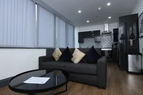 New Oxford House Apartments By Happy Days - Image 2