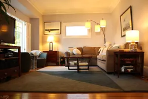 Sunlit Craftsman Retreat in the heart of Rockridge - Image 2