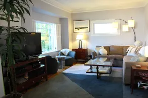 Sunlit Craftsman Retreat in the heart of Rockridge - Image 3