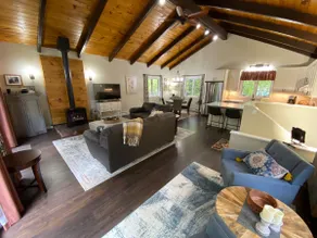 Cozy White Mountain Chalet - Minutes to Everything - Image 3