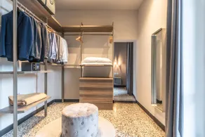 Modern and central apartment with walk-in closet - Image 4