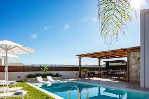 Solis Villa, with Heated Pool & 5 minutes to Beach, By ThinkVilla - Image 3