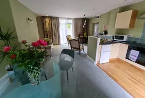 The Mews - Luxury 2 bed, 2 bath cottage apartment - Image 3