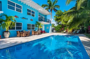 Tropical Tranquility! Boutique Resort - Image 2