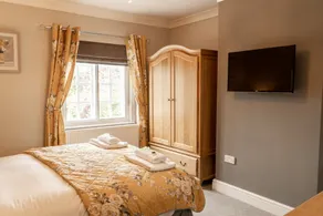 Charming Cottage close to Chester Garden Parking - Image 2