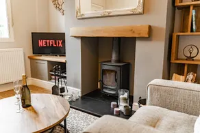 Charming Cottage close to Chester Garden Parking - Image 3