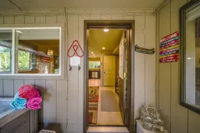 River Forest Lake Apt w/hot tub. HOT find! - Image 3