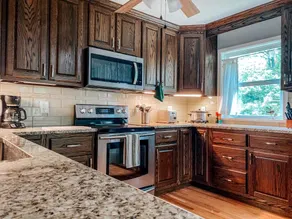 The Fox Den | Sleeps 6, Near the New River Gorge - Image 4