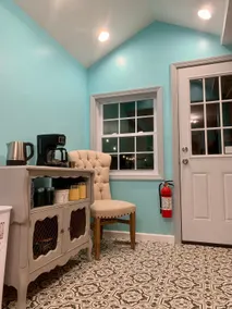 Cozy Cabin Near the Bay - Image 4