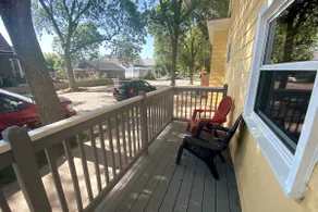 Rare Bay View apt with 2 full baths & master suite - Image 2