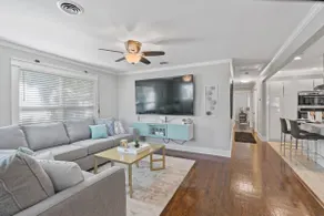 2107 Onsite Spa Services |Mins to DT - Image 2