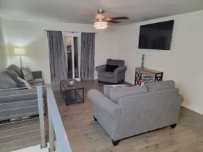Modern Townhouse in Bella Vista - Image 4
