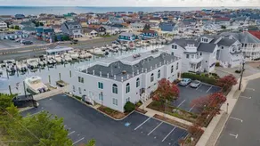 Waterfront Townhome - 3Br/3 Bath - Great Location - Image 4