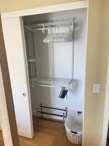 Upscale 1br/1ba plus den near Little Italy - Image 5