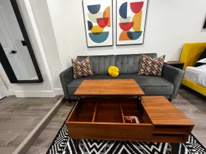 Cozy, Mid-Century Modern Retreat - Image 3