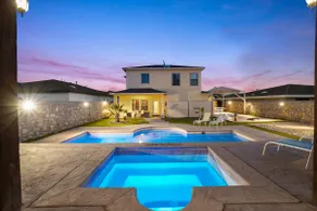 Cimarron Oasis. Can Heat Pool. Movie Theater - Image 2
