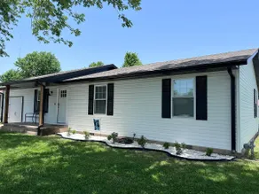 ”Suite 16” remodeled 3 bedroom w/ large backyard! - Image 2