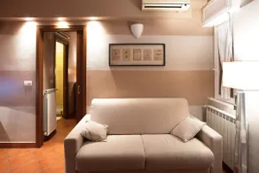 Milan Skyline Apartment - Image 4