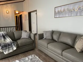 Central 6-Bedroom House with Hot-Tub close to SLCC - Image 3