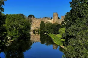 Stylish Central House next to Castle - Image 3