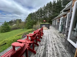 Peaceful 4-bedroom WATERFRONT home with hot-tub - Image 3