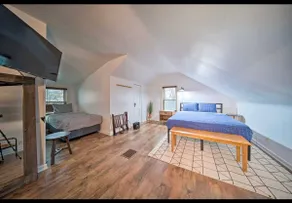 Cozy Central Family Home | Shops, Beaches, Parks - Image 3