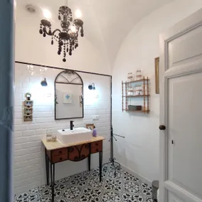 A nice country house with a patio and close to everything - Image 5