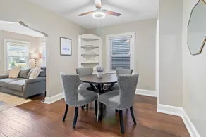 Cheerful 4-bedroom w/ first floor master - Image 3