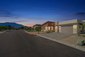 Desert Pool Home- Stunning Mountain & Sunset Views - Image 5