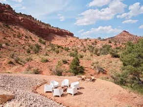 Artful Southwest Retreat with Vast Cliff Views - Image 4