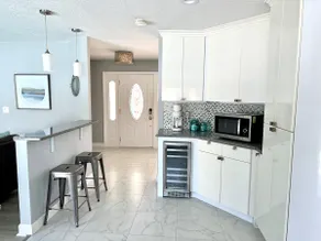 Modern Beach Home! Heated Pool, Pet Friendly Yard - Image 5