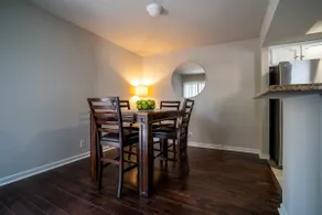 Medical Center Townhome Work-Friendly Free Parking - Image 4