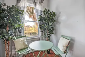 Spacious & Bright Park Side 2BDR ★ Downtown Victorian District  - Image 5