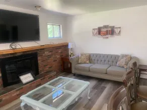 Spacious 3 bedroom home close to all the beaches! - Image 2