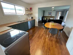 Spacious 3 Bedroom Family Home - Sleeps 8 - Image 3