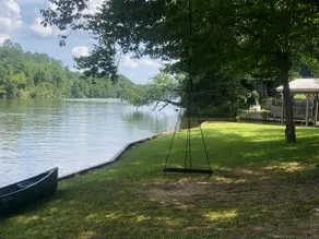 Secluded Lake Mitchell cottage - Image 4