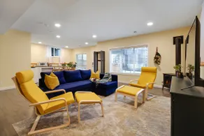 Adorable private suite with indoor fire place - Image 3