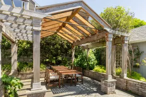 Spacious Sycamore Retreat on Phinney with View - Image 4