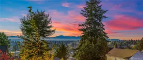 Spacious Sycamore Retreat on Phinney with View - Image 5