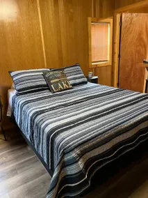 Studio Cabin – Pet-Friendly Retreat Near Lake Greeson & Kirby Landing Marina - Image 2