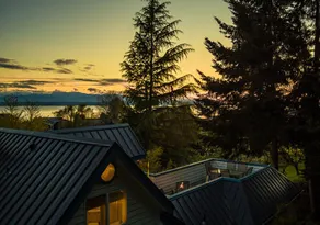 Mutiny Bay House, Rooftop Deck, 3min Walk to Beach - Image 4